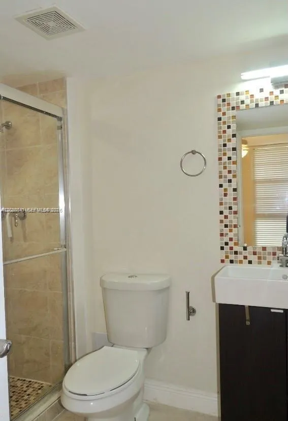 3101 Country Club Dr #107 Aventura, FL 33180
