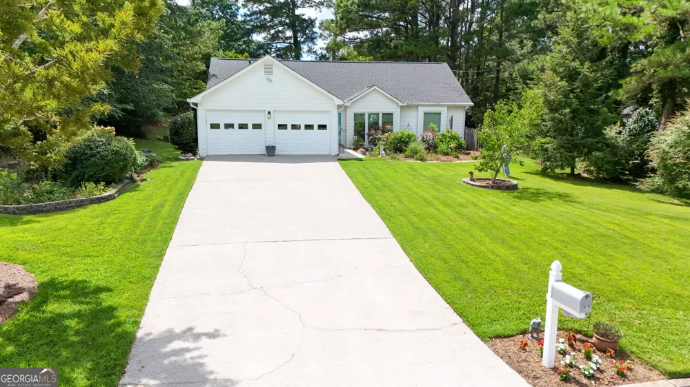 1215 Brookton DR Dacula, GA 30019
