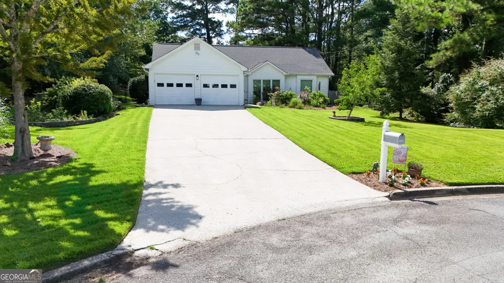 1215 Brookton DR Dacula, GA 30019