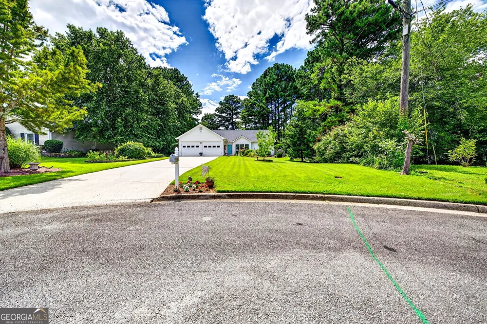 1215 Brookton DR Dacula, GA 30019