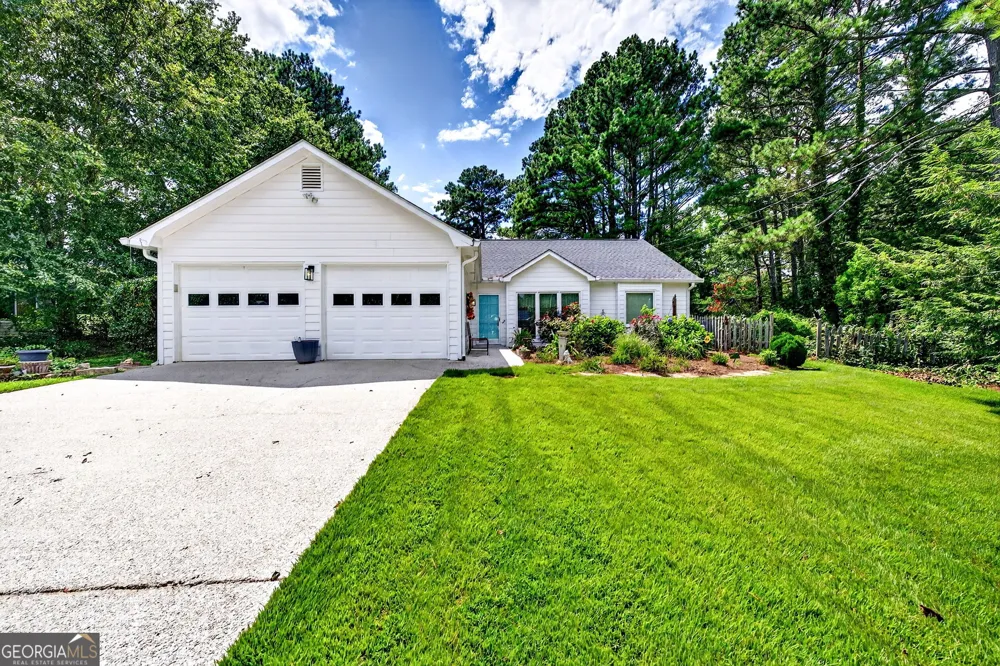 1215 Brookton DR Dacula, GA 30019