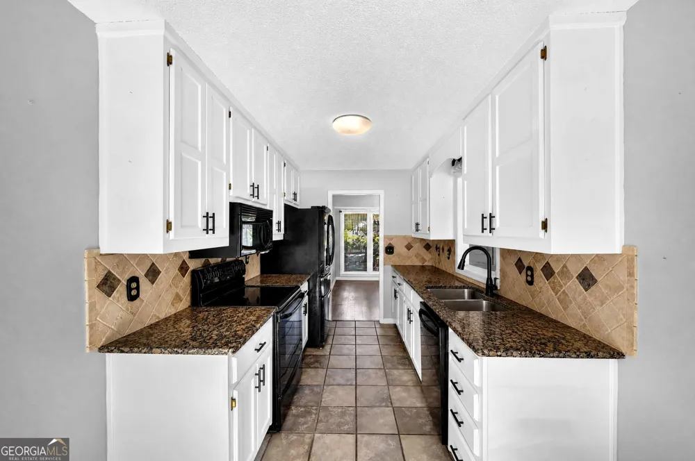 1215 Brookton DR Dacula, GA 30019