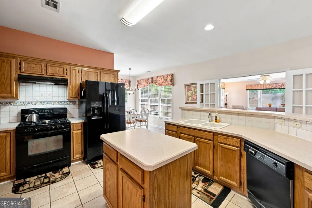 243 Harbor Pointe DR Stone Mountain, GA 30087