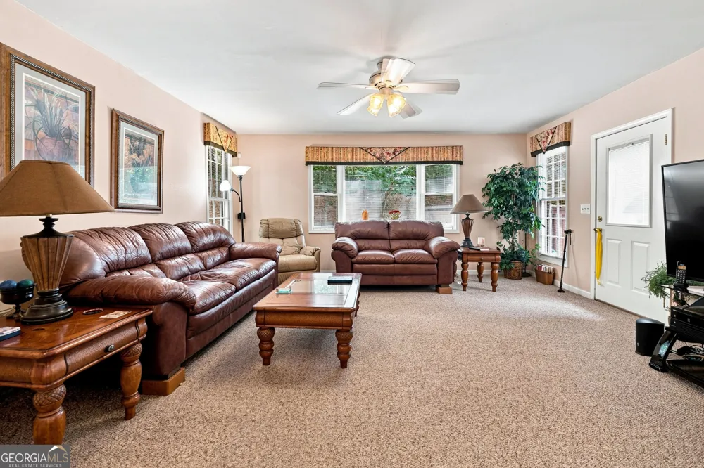 243 Harbor Pointe DR Stone Mountain, GA 30087