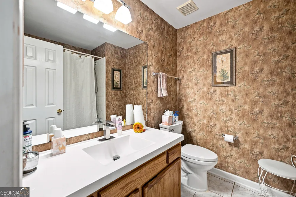 243 Harbor Pointe DR Stone Mountain, GA 30087