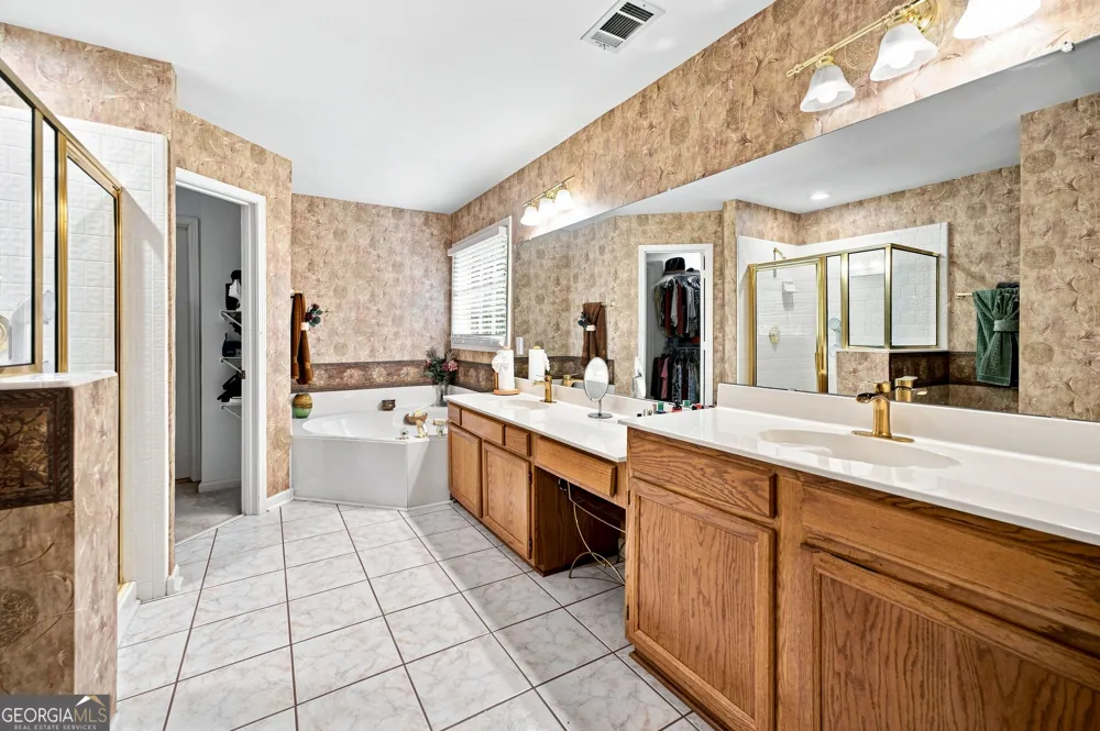 243 Harbor Pointe DR Stone Mountain, GA 30087