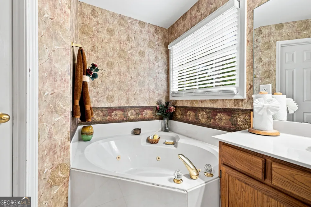 243 Harbor Pointe DR Stone Mountain, GA 30087