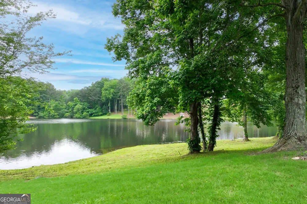 243 Harbor Pointe DR Stone Mountain, GA 30087