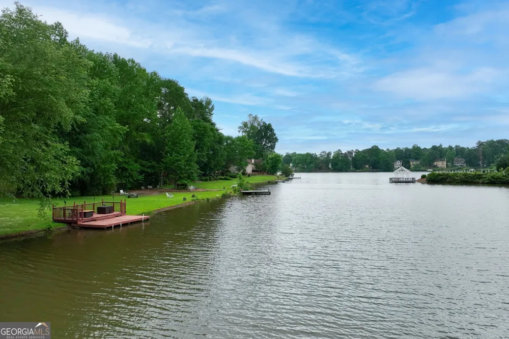 243 Harbor Pointe DR Stone Mountain, GA 30087