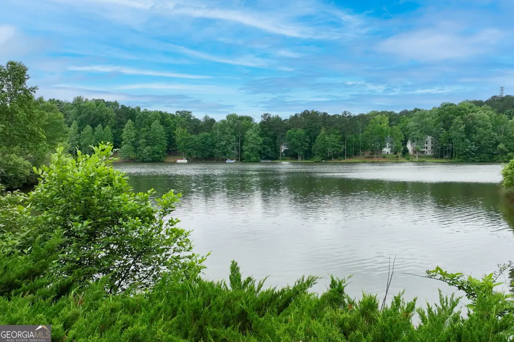 243 Harbor Pointe DR Stone Mountain, GA 30087