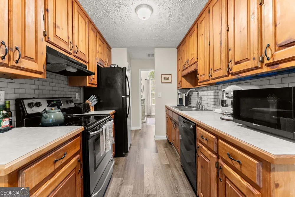 4444 Bos WAY Loganville, GA 30052