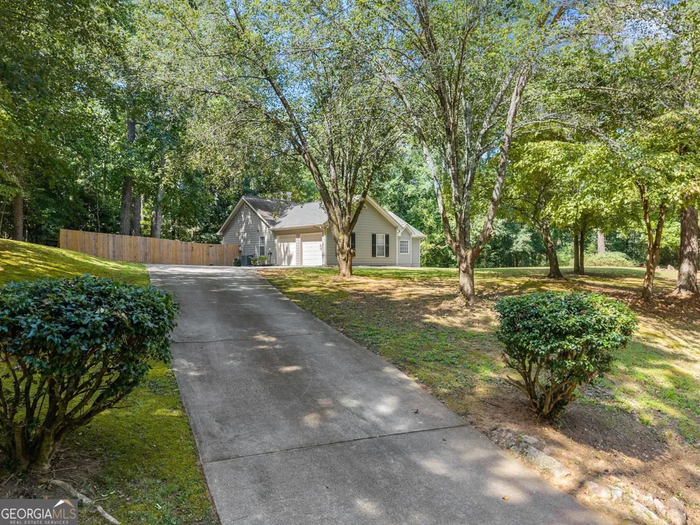4444 Bos WAY Loganville, GA 30052