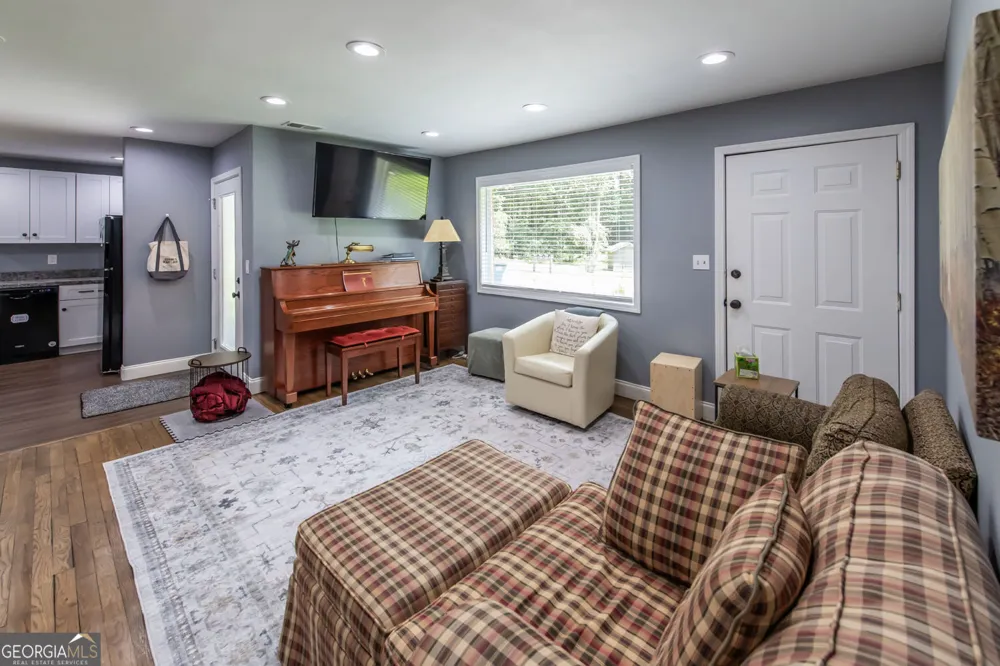 42 Carpenter LN Dahlonega, GA 30533