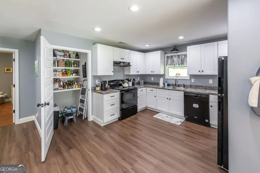 42 Carpenter LN Dahlonega, GA 30533