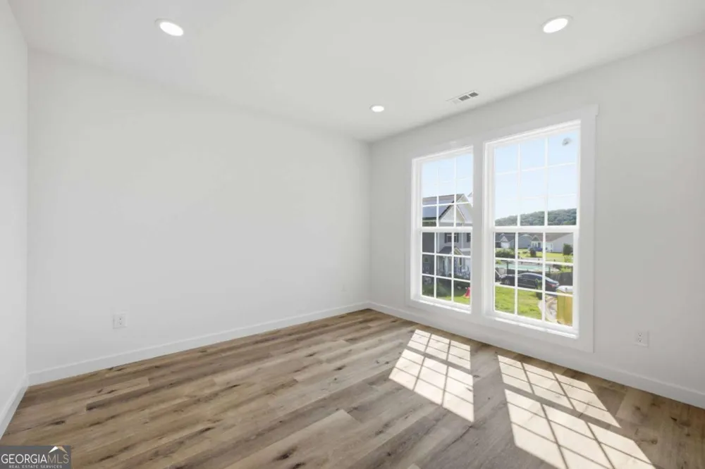 305 Legacy LN Calhoun, GA 30701