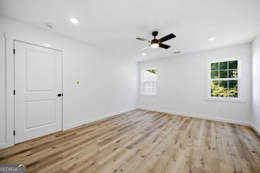 305 Legacy LN Calhoun, GA 30701