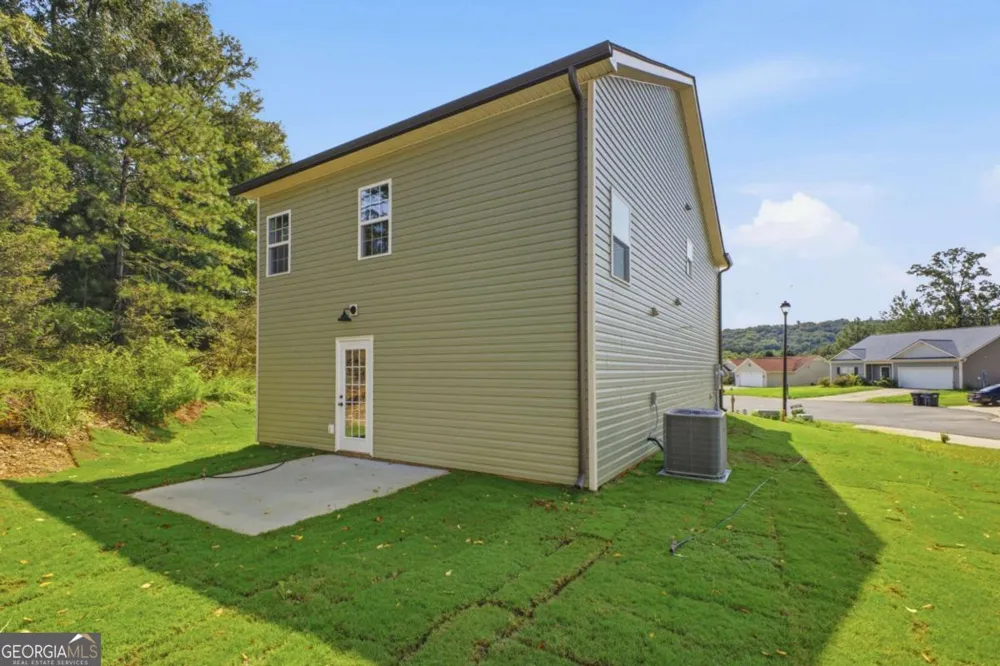 305 Legacy LN Calhoun, GA 30701