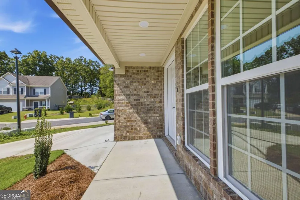 305 Legacy LN Calhoun, GA 30701