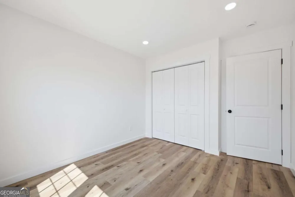 305 Legacy LN Calhoun, GA 30701