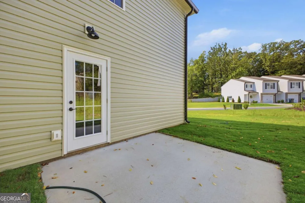 305 Legacy LN Calhoun, GA 30701
