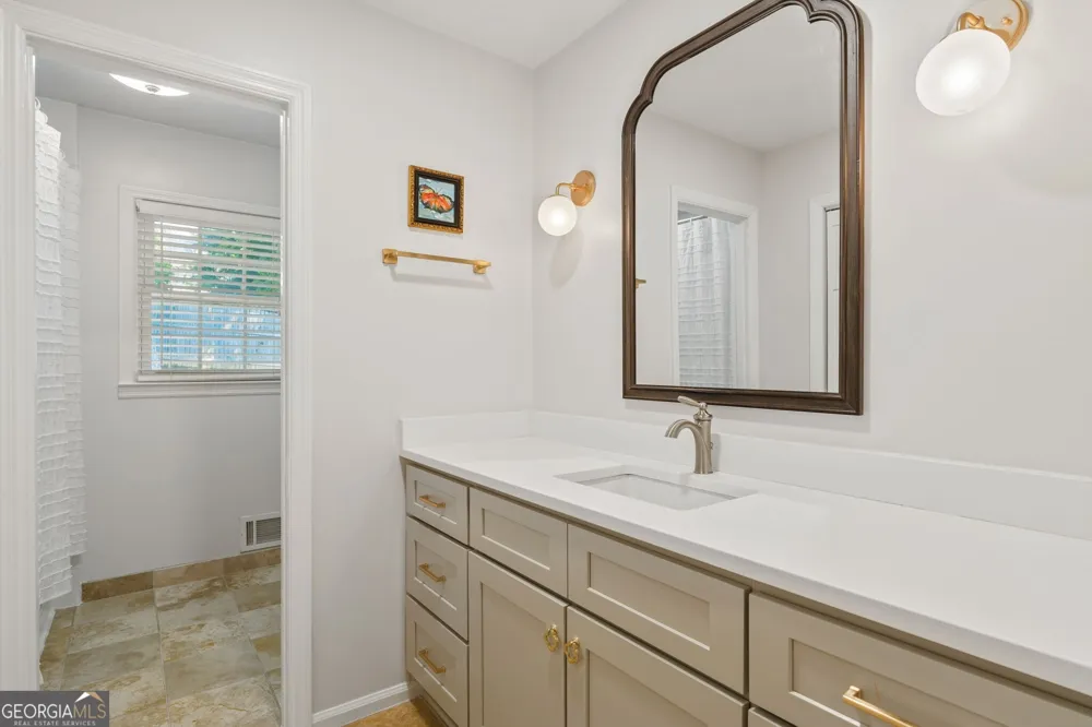 260 Abington DR Sandy Springs, GA 30328