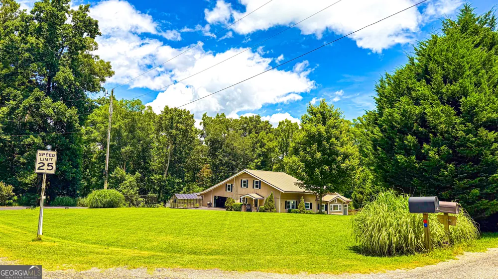 11 Edgewater CT Griffin, GA 30223