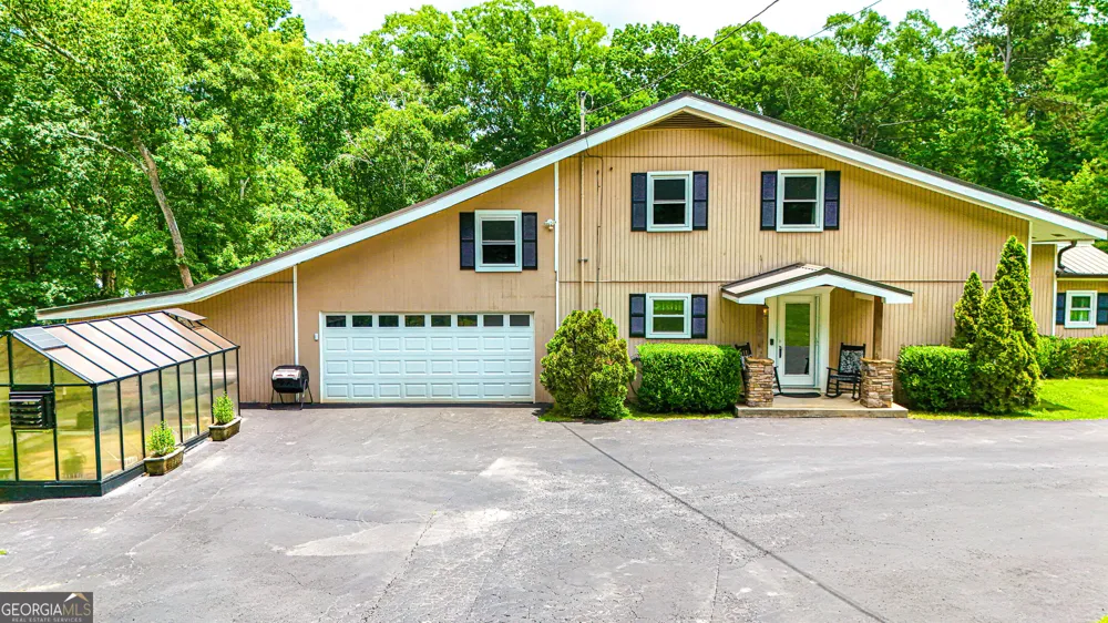 11 Edgewater CT Griffin, GA 30223