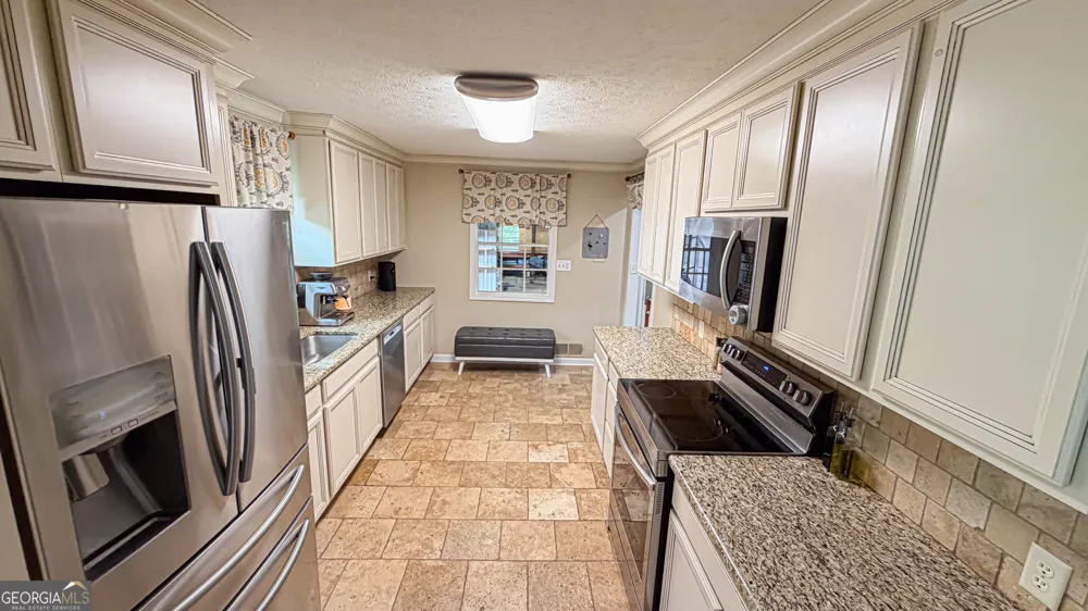 11 Edgewater CT Griffin, GA 30223