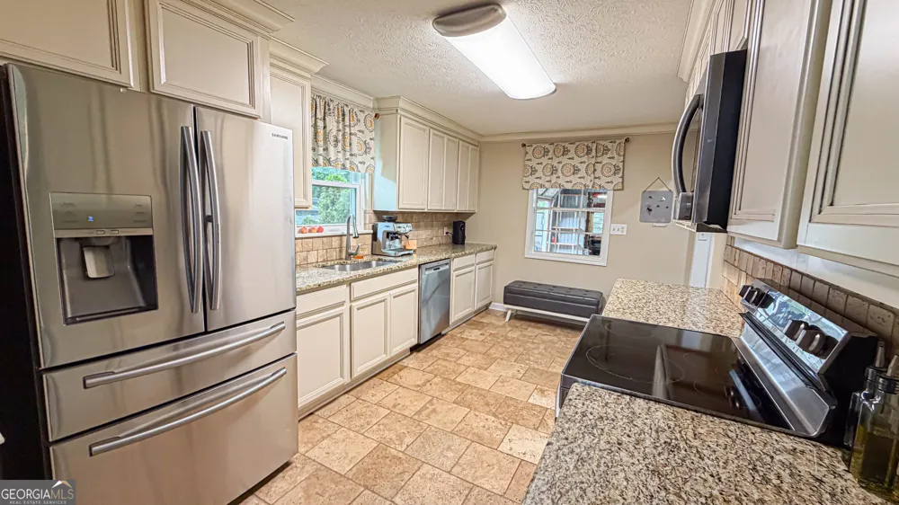 11 Edgewater CT Griffin, GA 30223