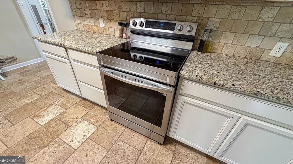 11 Edgewater CT Griffin, GA 30223