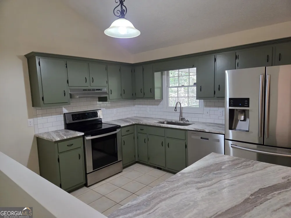 984 Overlook DR Dawsonville, GA 30534