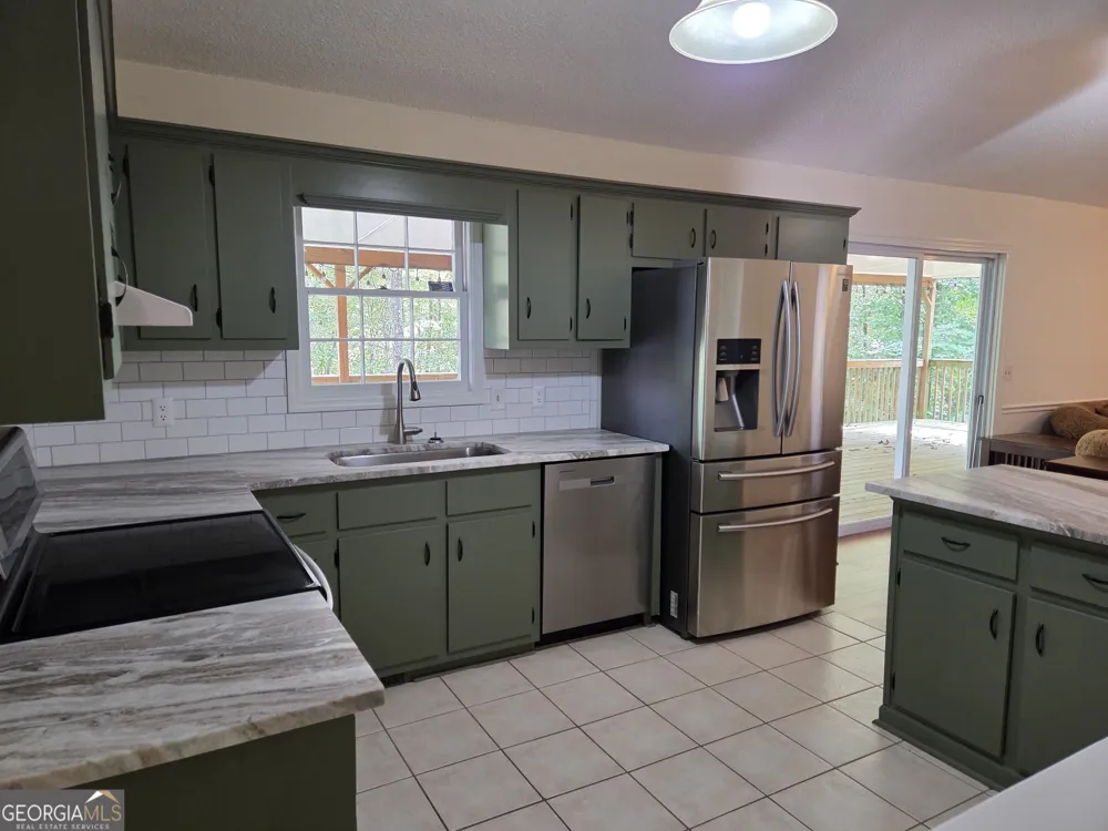 984 Overlook DR Dawsonville, GA 30534