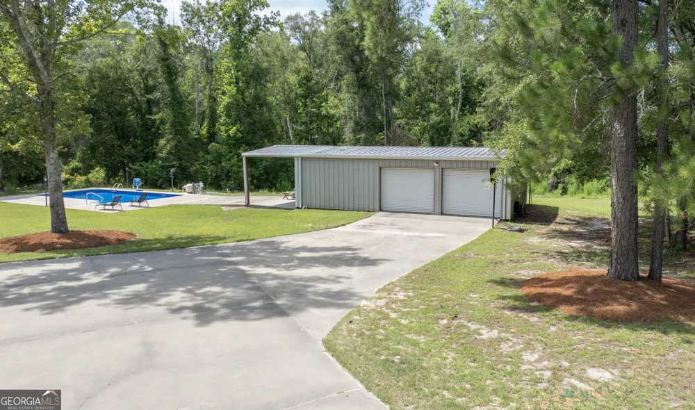 449 Roscoe Smith Collins, GA 30421