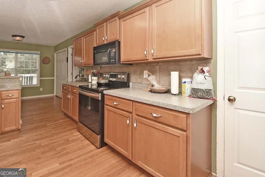 143 Burchfield RUN Carrollton, GA 30116