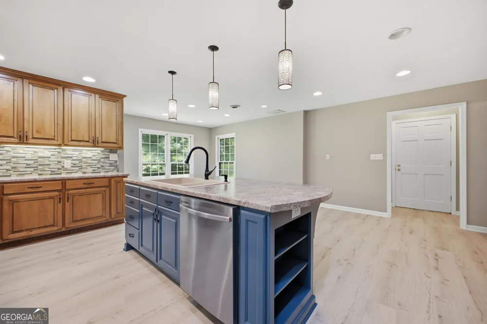 571 Frontier CIR Summerville, GA 30747