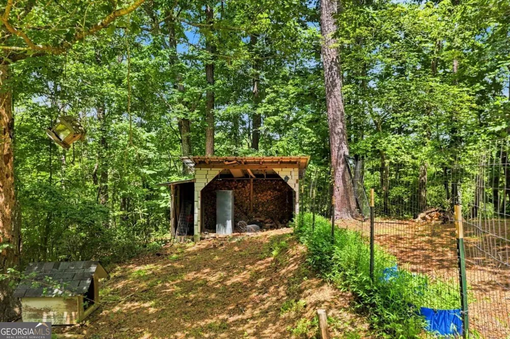 283 Ash CIR Waleska, GA 30183