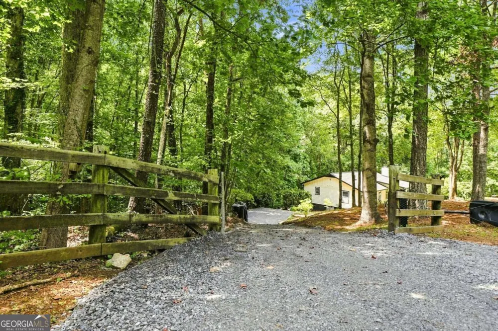 283 Ash CIR Waleska, GA 30183