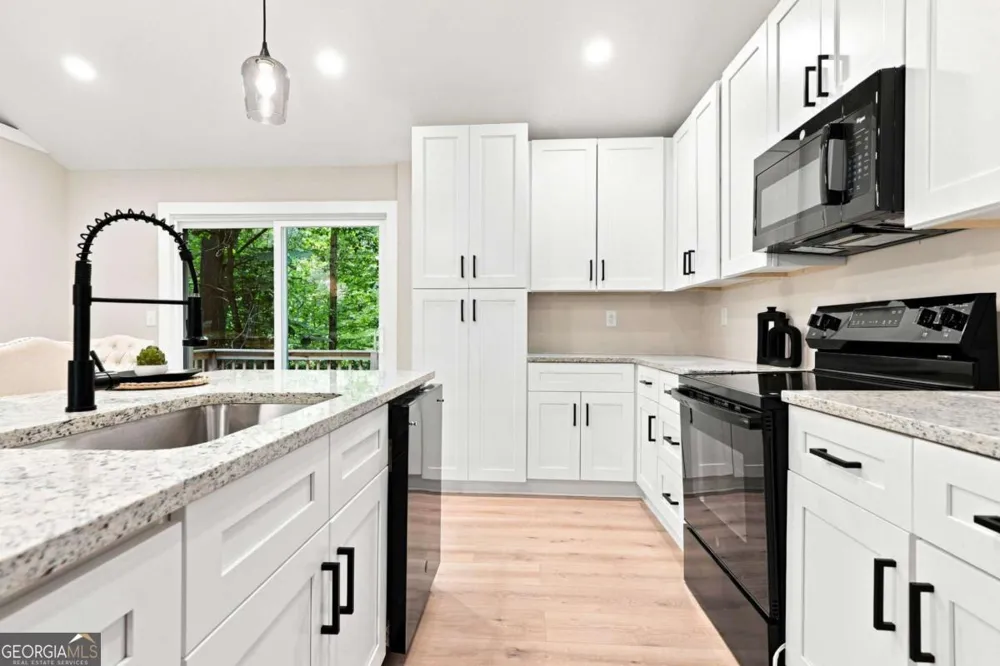 283 Ash CIR Waleska, GA 30183