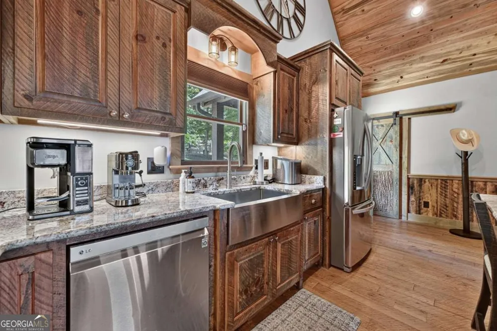 274 Hothouse DR Mineral Bluff, GA 30559