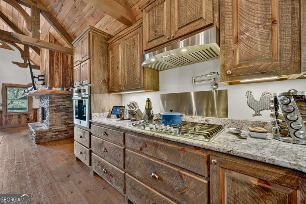 274 Hothouse DR Mineral Bluff, GA 30559