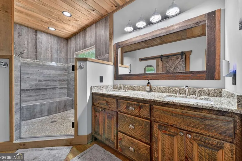 274 Hothouse DR Mineral Bluff, GA 30559