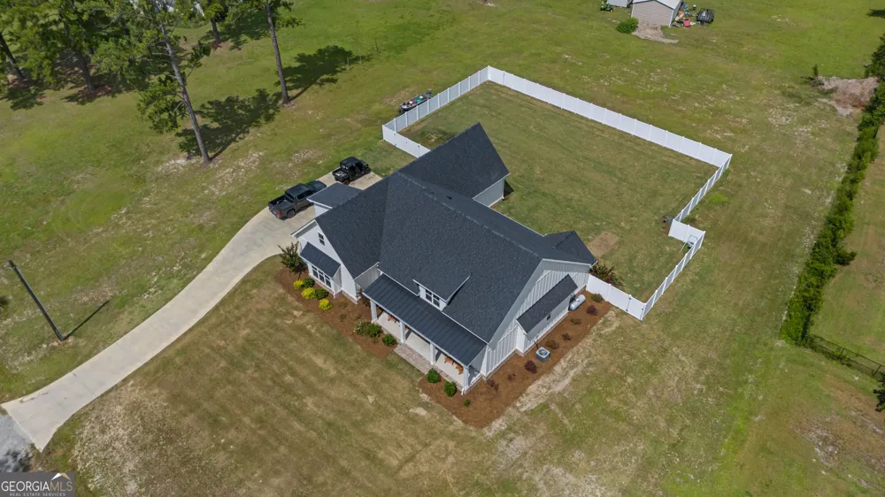 86 Shelly Rentz RD Hazlehurst, GA 31539