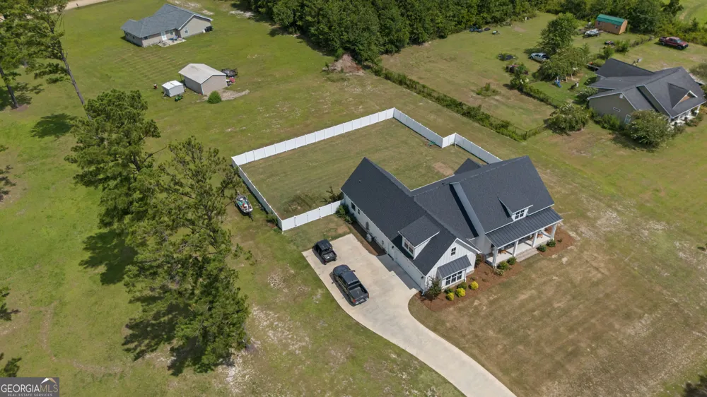 86 Shelly Rentz RD Hazlehurst, GA 31539
