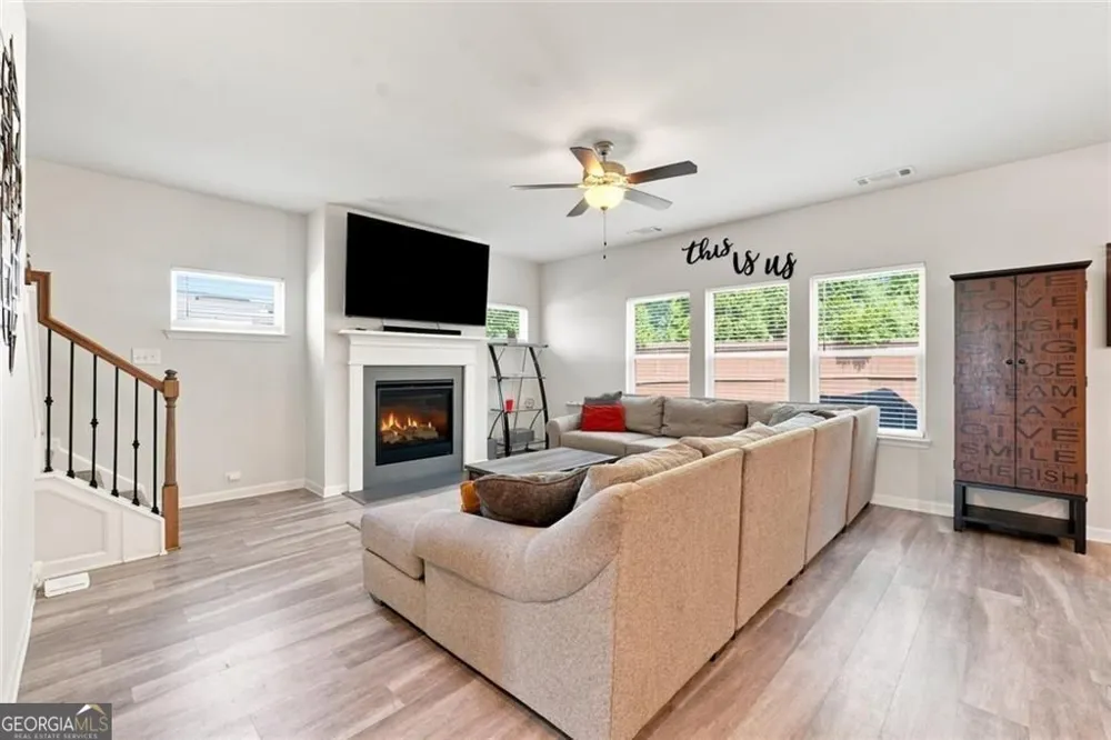 1924 Azure Grove CT Marietta, GA 30008