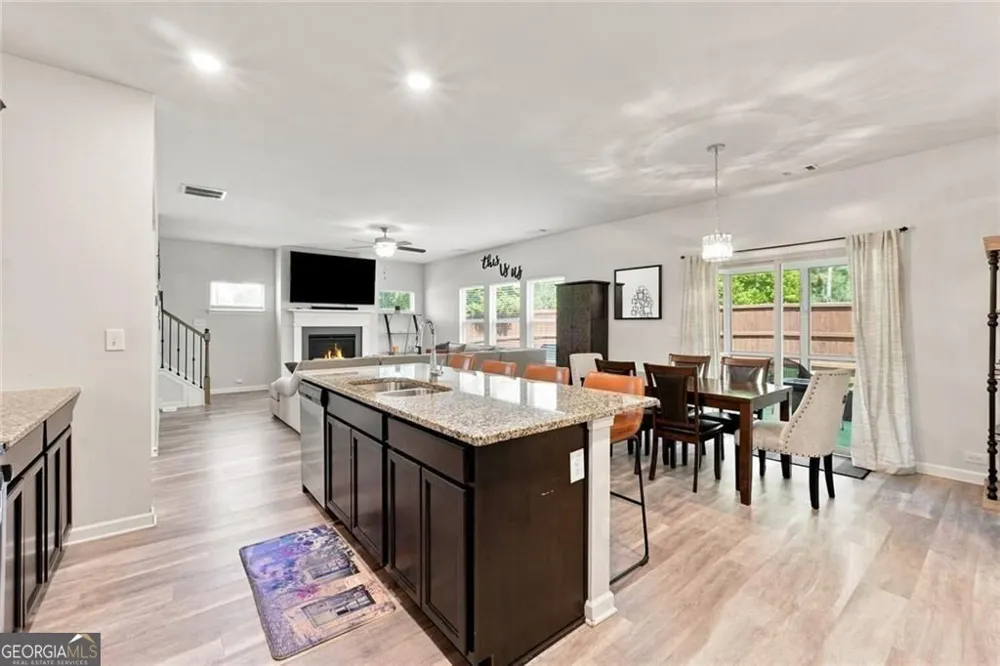 1924 Azure Grove CT Marietta, GA 30008
