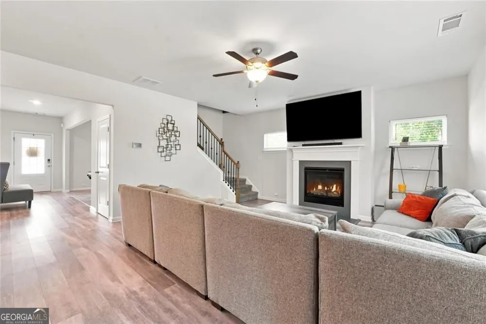 1924 Azure Grove CT Marietta, GA 30008