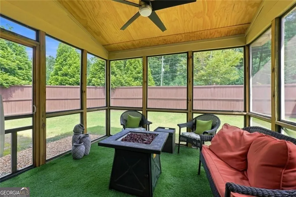 1924 Azure Grove CT Marietta, GA 30008