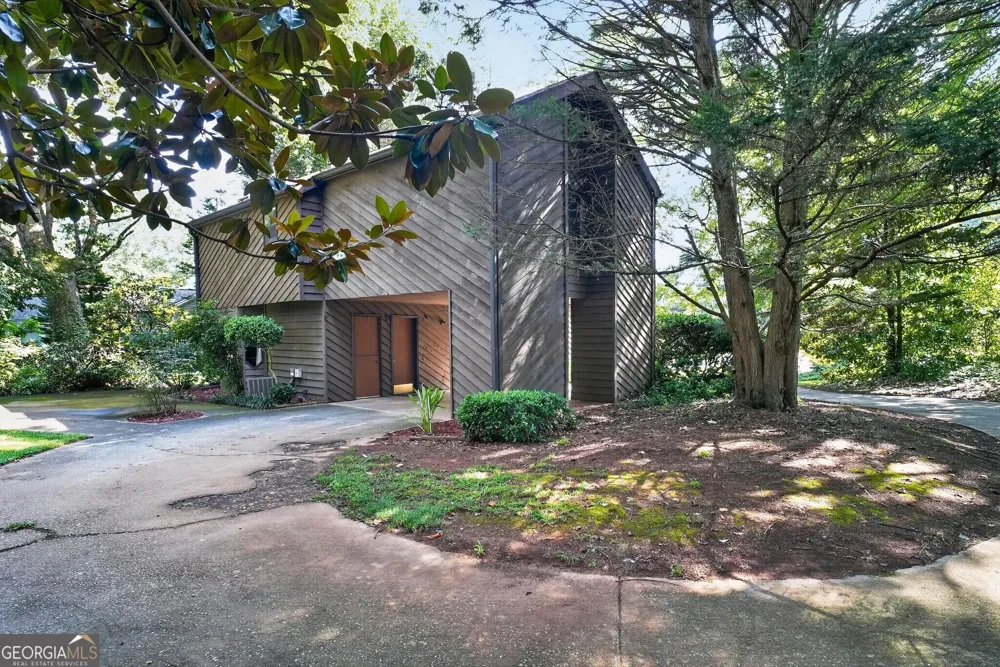 612 Tom Smith RD SW Lilburn, GA 30047