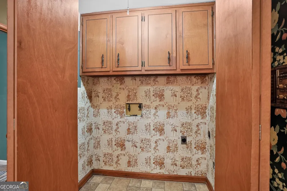 612 Tom Smith RD SW Lilburn, GA 30047