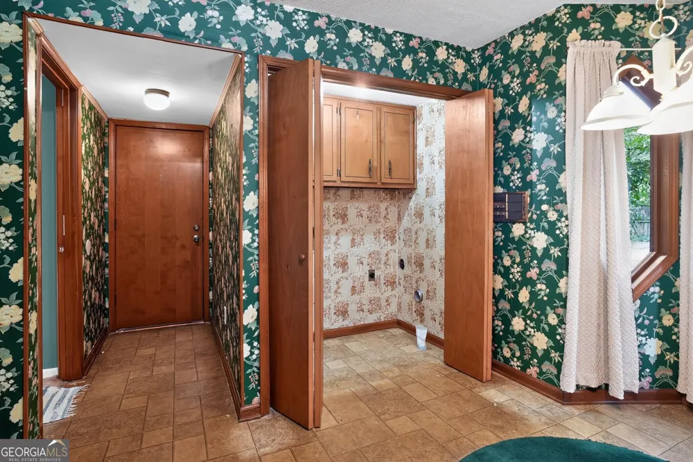 612 Tom Smith RD SW Lilburn, GA 30047